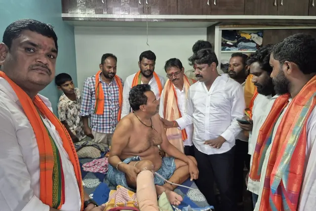 రామలింగయ్యను పరామర్శించిన ఎమ్మెల్యే వేముల వీరేశం