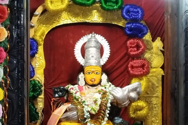 ఘనంగా మూల నక్షత్రం పూజలు