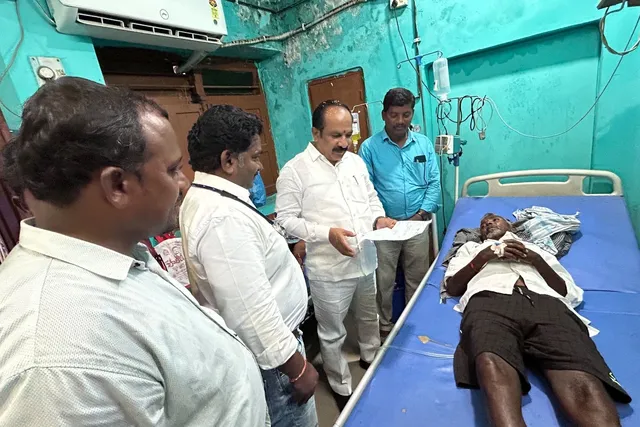 చికిత్స పొందుతున్నచంద ఉప్పలయ్యను పరామర్శించిన తక్కెళ్లపల్లి రవీందర్