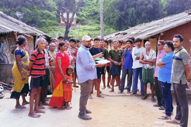 అటవీ ఉత్పత్తుల సేకరణపై గిరిజనులకు అవగాహన