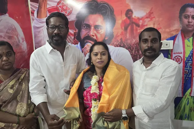 వర్ధన్నపేట జనసేన మహిళా నాయకురాలు డాక్టర్ పద్మజకు ఘన సత్కారం