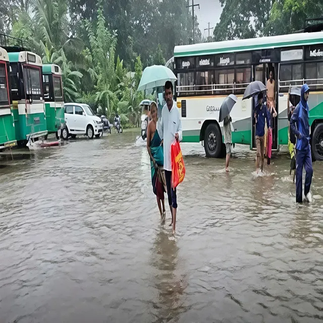 శ్రీకాకుళం ఆర్టీసీ కాంప్లెక్స్ జలదిగ్బంధం: ప్రయాణికుల అవస్థలు