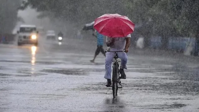 ఏపీలో మరో రెండు రోజులపాటు పలు జిల్లాల్లో వర్షాలు: ఐఎండీ ఏపీలో మరో రెండు రోజులపాటు పలు జిల్లాల్లో వర్షాలు: ఐఎండీ