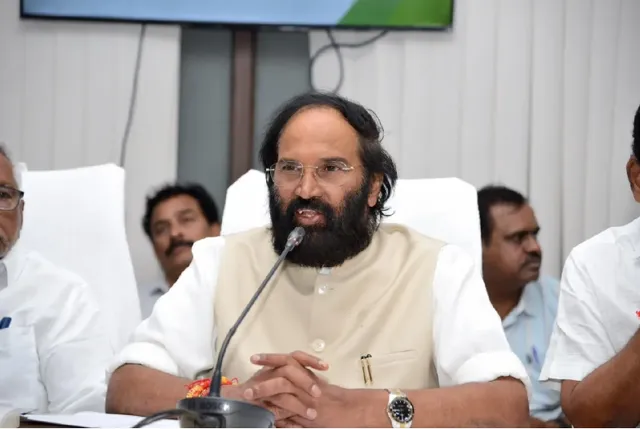 NOV రెండోవారంలో కాళేశ్వరం బ్యారేజీల పునరుద్ధరణ పనులు: ఉత్తమ్‌