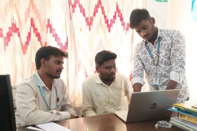 గ్రంథాలయ నిర్వహణకు స్మార్ట్ వ్యవస్థ రూపొందించిన డిప్లొమా విద్యార్థులు గ్రంథాలయ నిర్వహణకు స్మార్ట్ వ్యవస్థ రూపొందించిన డిప్లొమా విద్యార్థులు