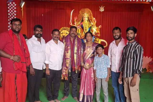దుర్గామాత మండపానికి స్వర్ణలత మహేష్ గౌడ్ సహకారం దుర్గామాత మండపానికి స్వర్ణలత మహేష్ గౌడ్ సహకారం