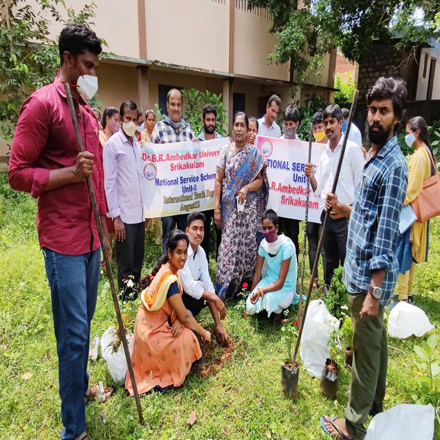 'ఒక్కో విద్యార్ది ఒక్కో మొక్క నాటాలి'
