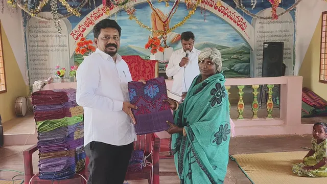 నిరుపేదలకు దుప్పట్లు పంపిణీ కార్యక్రమం