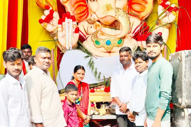 బతికపల్లి: వినాయకుడిని దర్శించుకున్న ముస్లిం దంపతులు