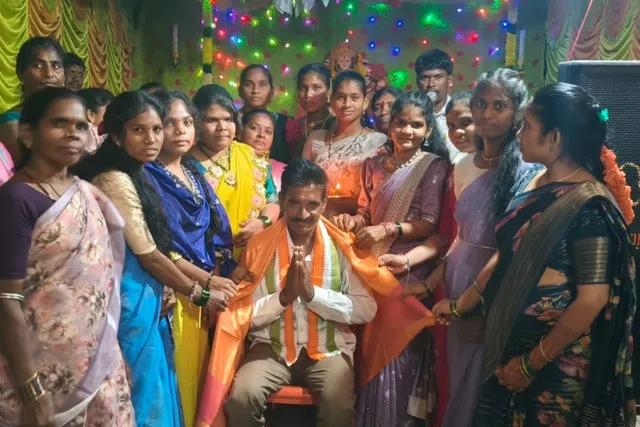 పెద్ద బెండరాలో శారదామాతకు ప్రత్యేక పూజలు