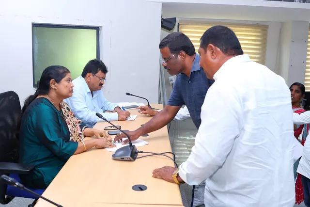 రాజన్న సిరిసిల్ల ప్రజావాణికి 140 దరఖాస్తులు