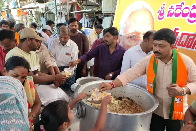 సోమందేపల్లిలో ఘనంగా ప్రధాని మోదీ జన్మదిన వేడుకలు