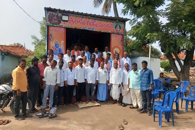 గ్రామ సర్పంచ్ ఆధ్వర్యంలో అన్నదాన కార్యక్రమం