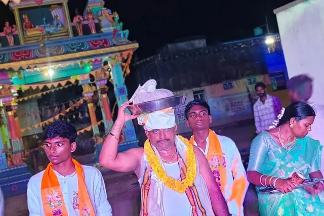 ఆత్మకూరు మండలంలో రూ. లక్ష 21 వేలు పలికిన లడ్డు