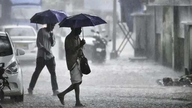 தமிழகத்தில் இரவு 10 மணி வரை 10 மாவட்டங்களில் மழைக்கு வாய்ப்பு