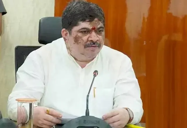 నిమజ్జనోత్సవాల ప్రక్రియను వేగంగా పూర్తి చేయాలి: మంత్రి పొన్నం నిమజ్జనోత్సవాల ప్రక్రియను వేగంగా పూర్తి చేయాలి: మంత్రి పొన్నం