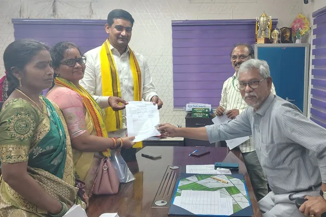 గంట్యాడ కూటమి జడ్పీటీసీ అభ్యర్థిగా నామినేషన్ వేసిన రంది సరోజినీ గంట్యాడ కూటమి జడ్పీటీసీ అభ్యర్థిగా నామినేషన్ వేసిన రంది సరోజినీ