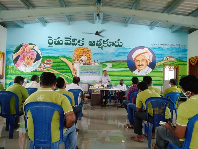 పంటల సేద్యంపై రైతులకు అవగాహన