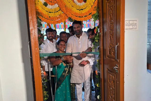 ఎమ్మెల్యే అనిరుధ్ రెడ్డి చేతుల మీదుగా ఇందిరమ్మ ఇళ్ల ప్రారంభం ఎమ్మెల్యే అనిరుధ్ రెడ్డి చేతుల మీదుగా ఇందిరమ్మ ఇళ్ల ప్రారంభం