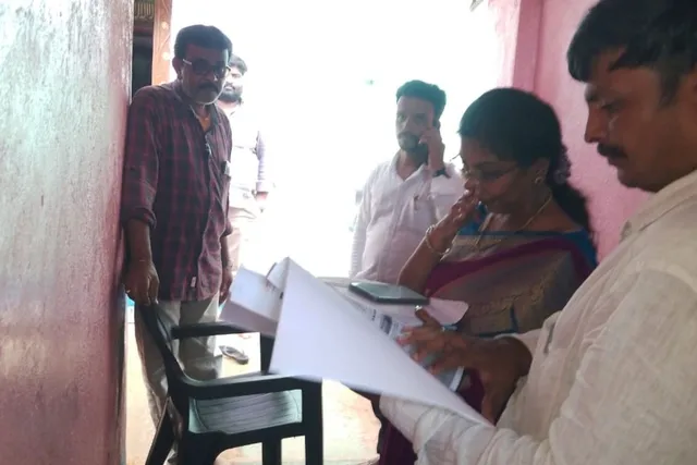 చేయూత పింఛన్ల అర్హత పరిశీలన: 32 మందికి అధికారులు ఇంటింటి తనిఖీ