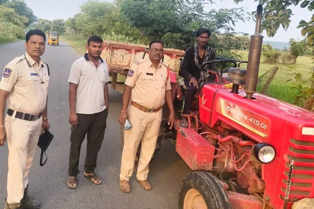 అక్రమంగా ఇసుక తరలిస్తున్న ట్రాక్టర్ పట్టివేత