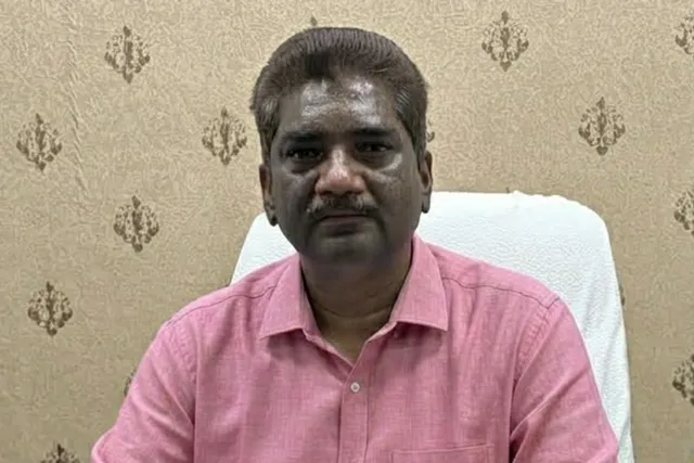కడప జిల్లాలో కోర్టు ఉద్యోగి సస్పెన్షన్