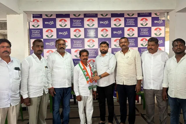 ధర్మరావుపేట బిఆర్ఎస్ ఉపసర్పంచ్ చంద్రమౌళి కాంగ్రెస్ లో చేరిక