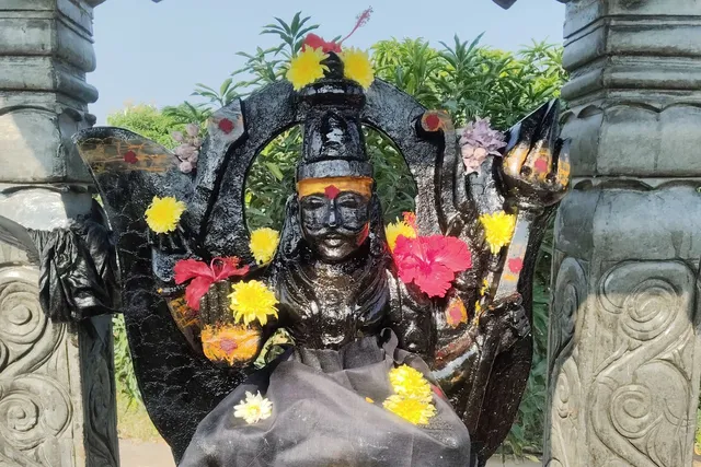 సర్వేశ్వరపురంలో శని అమావాస్య పూజలు