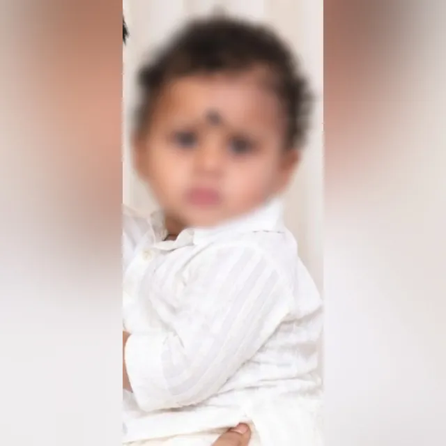 బంగారం దుకాణంలో సైనైడ్‌ తిని చిన్నారి మృతి