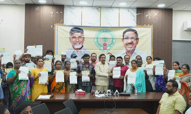 పేదలకు సీఎంఆర్ఎఫ్ చెక్కులు పంపిణీ చేసిన మంత్రి నారాయణ