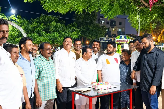 ఘనంగా కామ్రేడ్ ఏనుగు గాంధీ జన్మదిన వేడుకలు