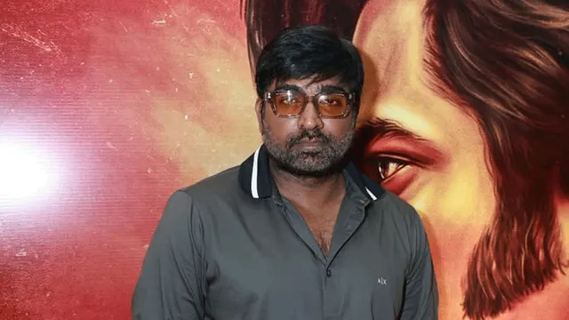 ரசிகர்களுக்கு நன்றி கடன்பட்டிருக்கிறேன்: விஜய் சேதுபதி நெகிழ்ச்சி