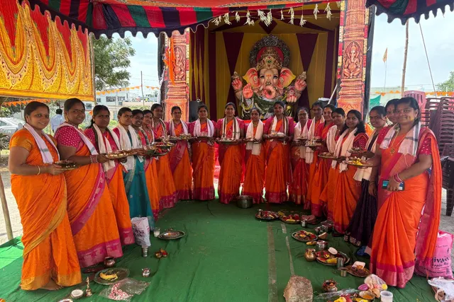 చిన్న క్రాంతి కాలనీలో ఘనంగా గణపతికి కుంకుమార్చన